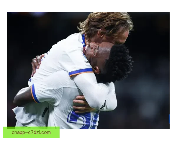 扬迪奥曼德称偶像是维尼修斯